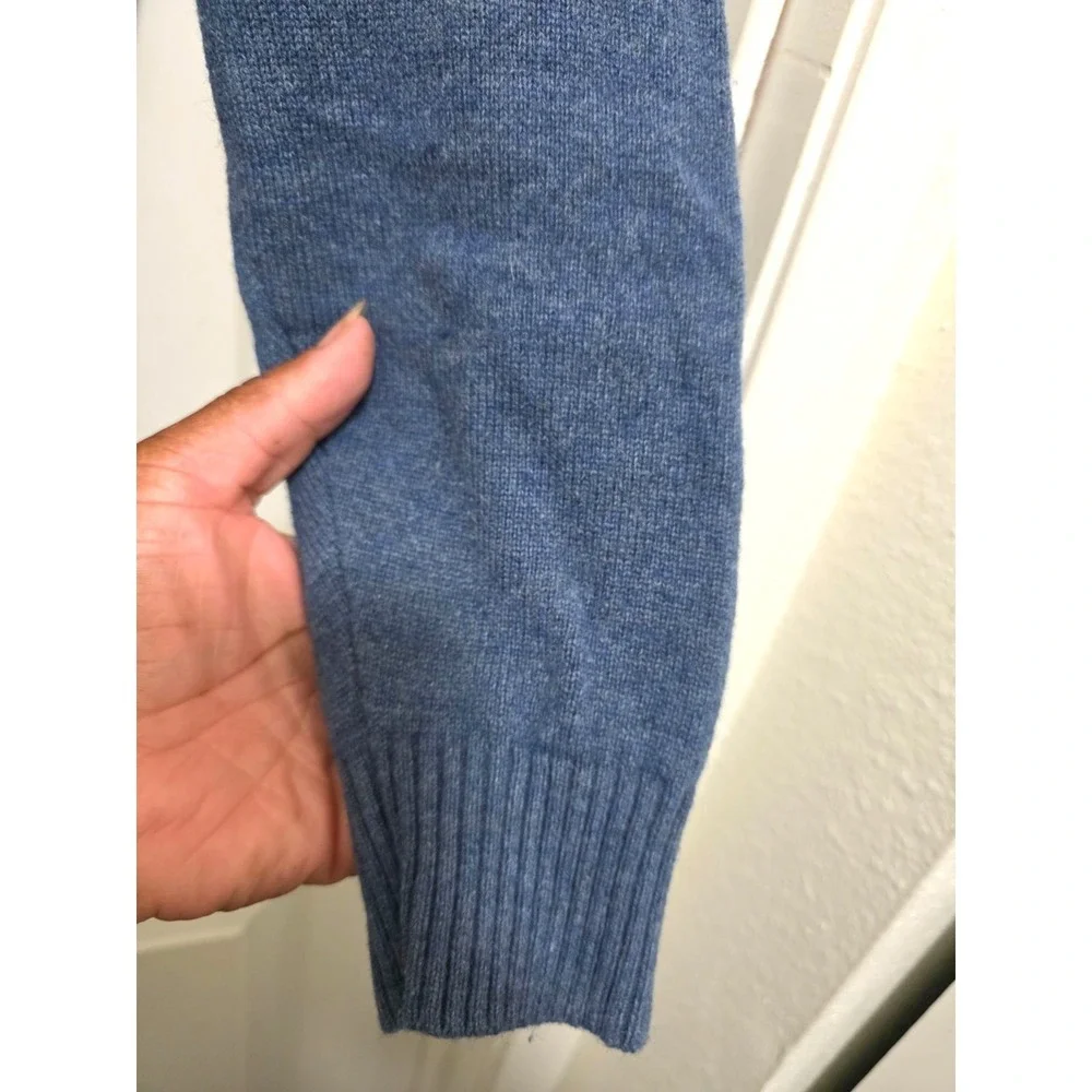 L.L. Bean Mens Blue V-Neck Sweater L Tall 80% Lambs Wool 20% Nylon Warm & Durabl